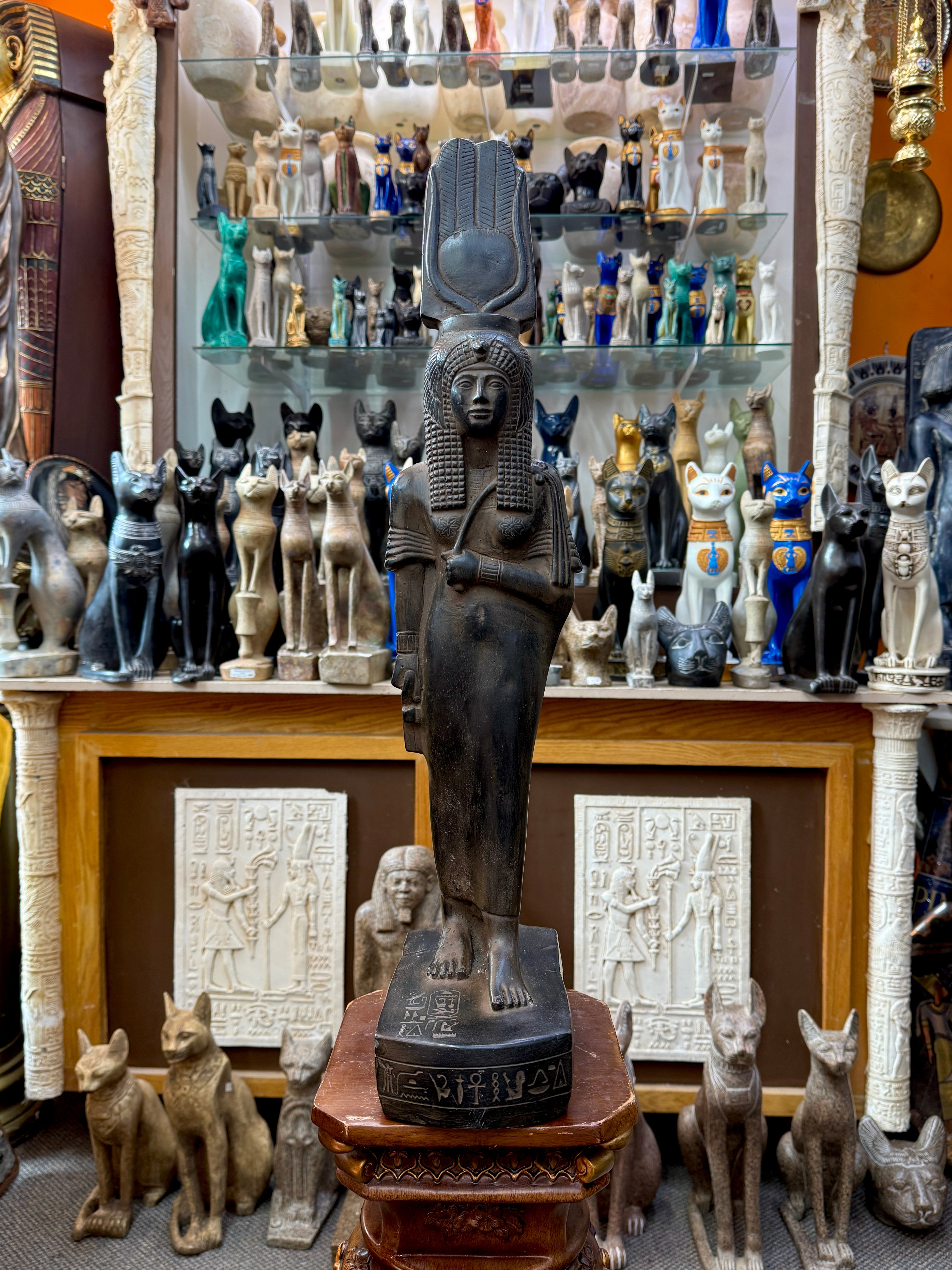 Queen Tiye Statue
