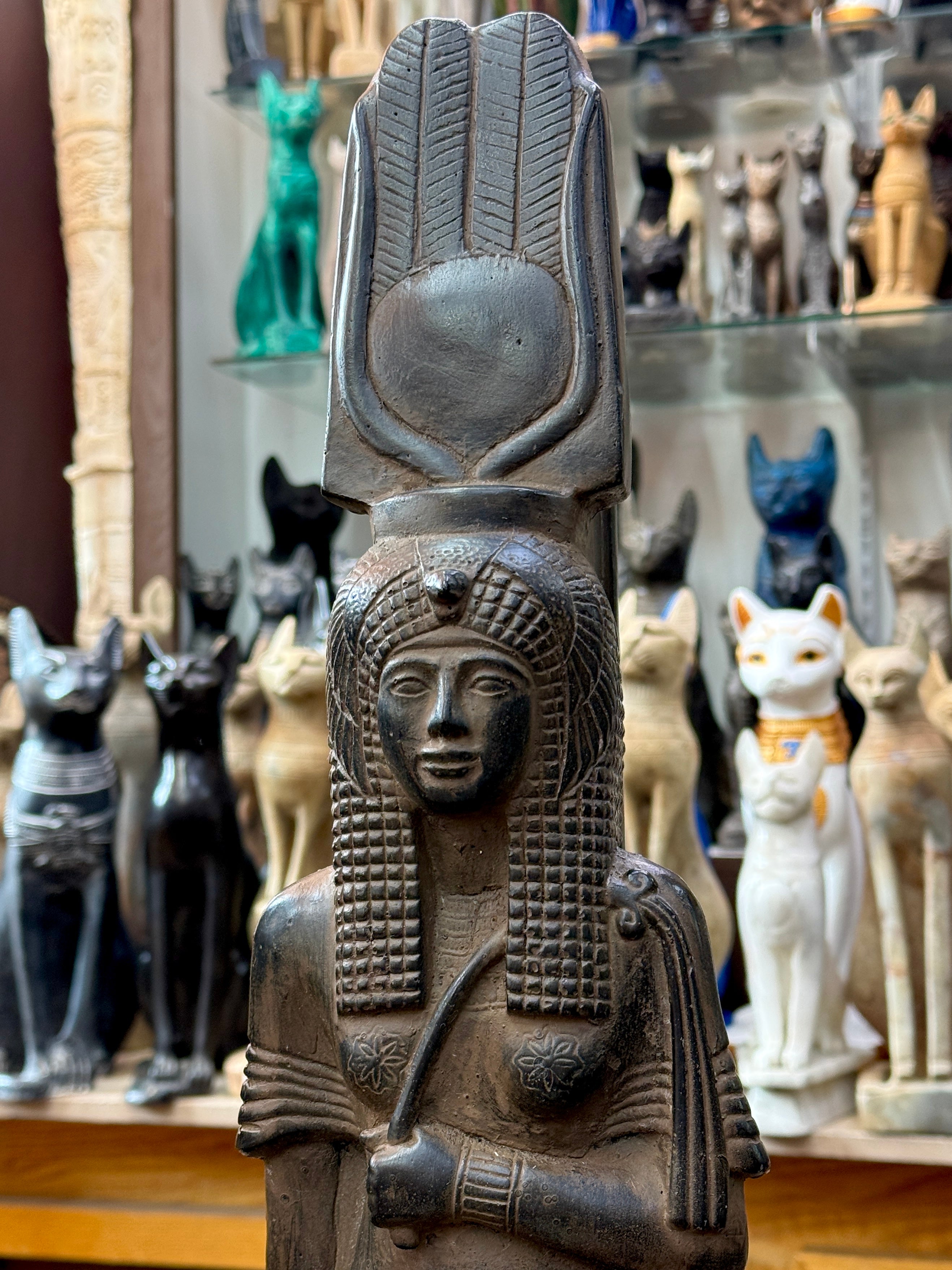 Queen Tiye Statue