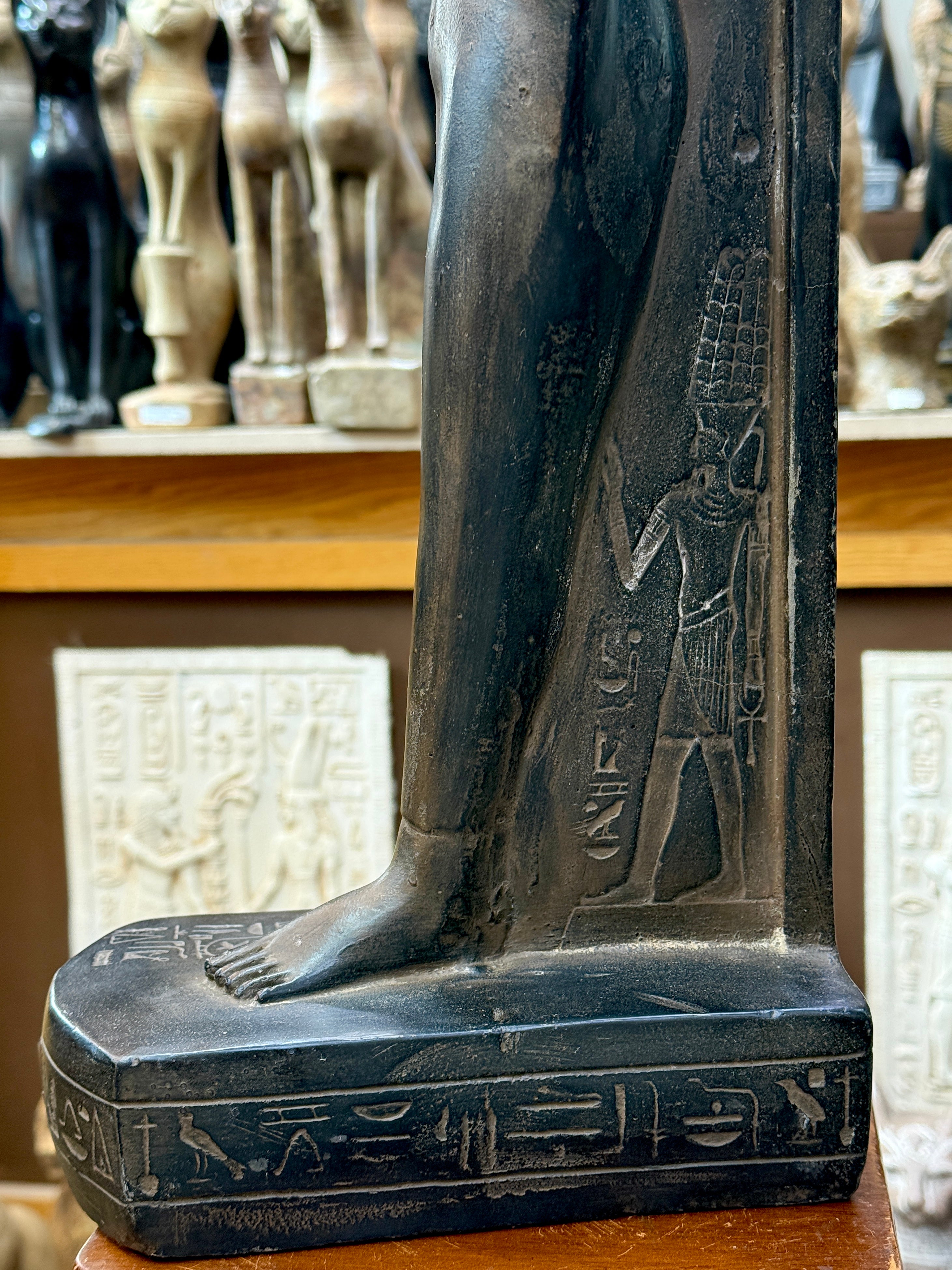 Queen Tiye Statue