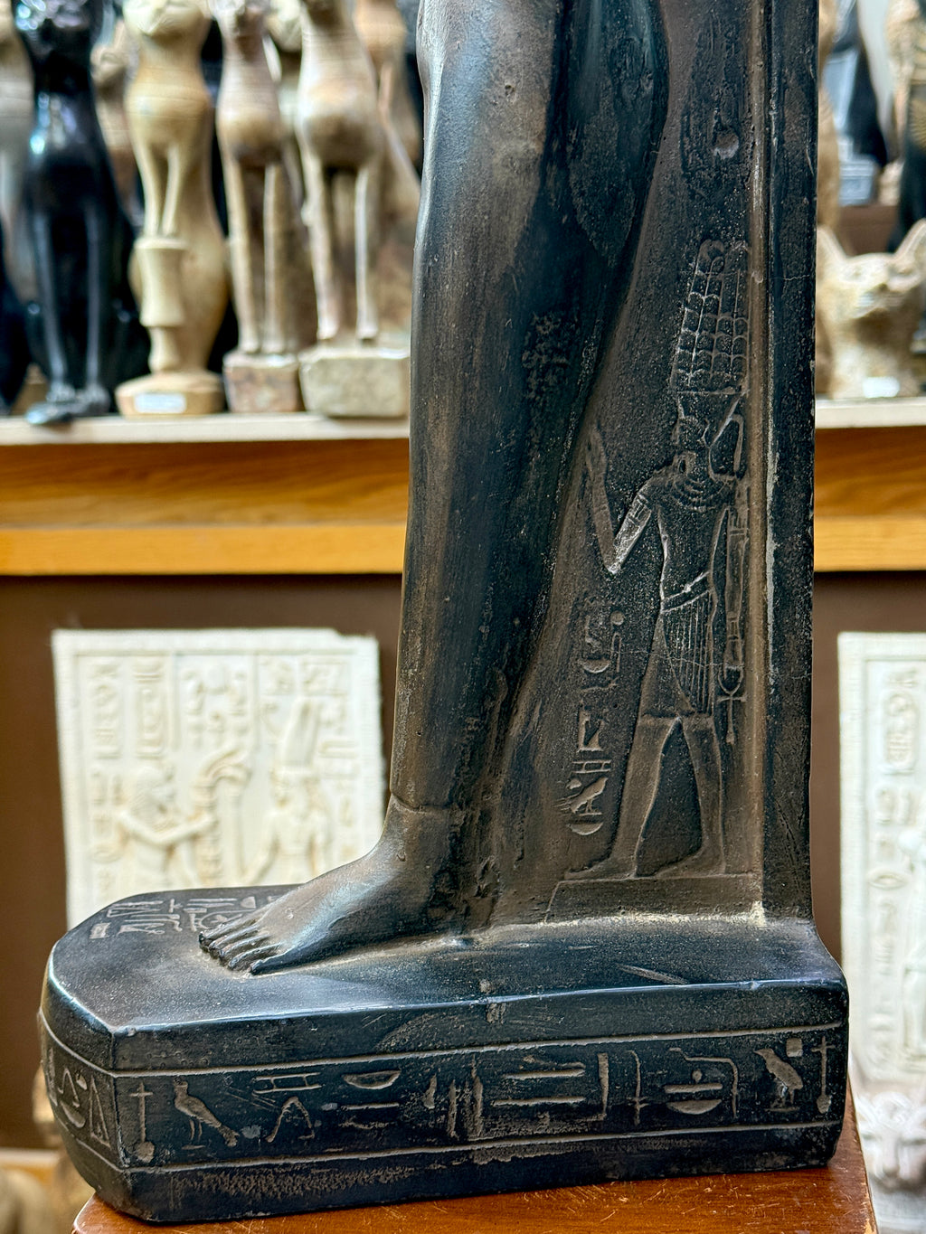 Queen Tiye Statue