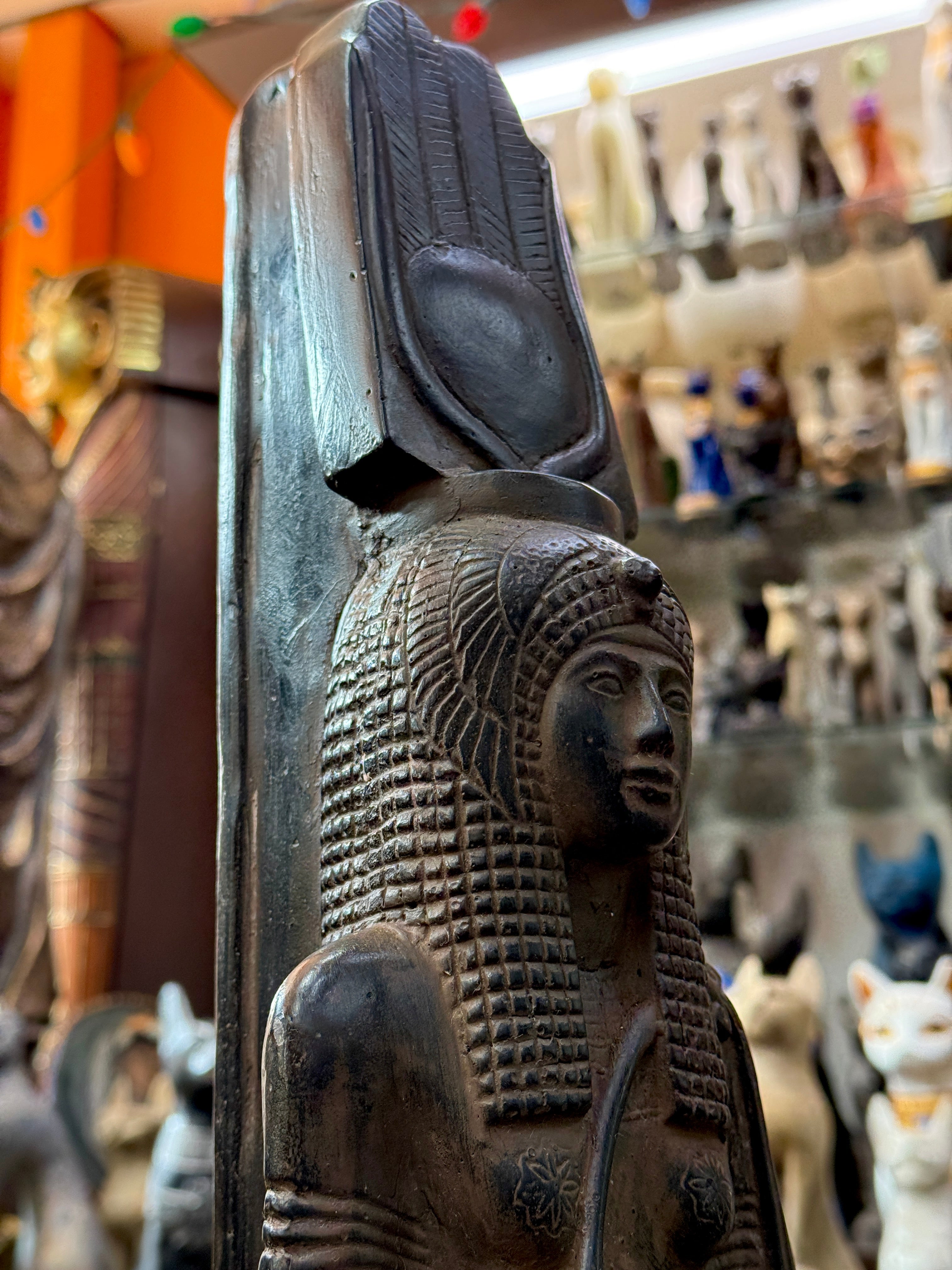 Queen Tiye Statue