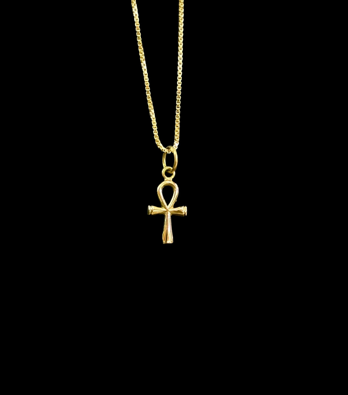 18k Gold Ankh Pendant