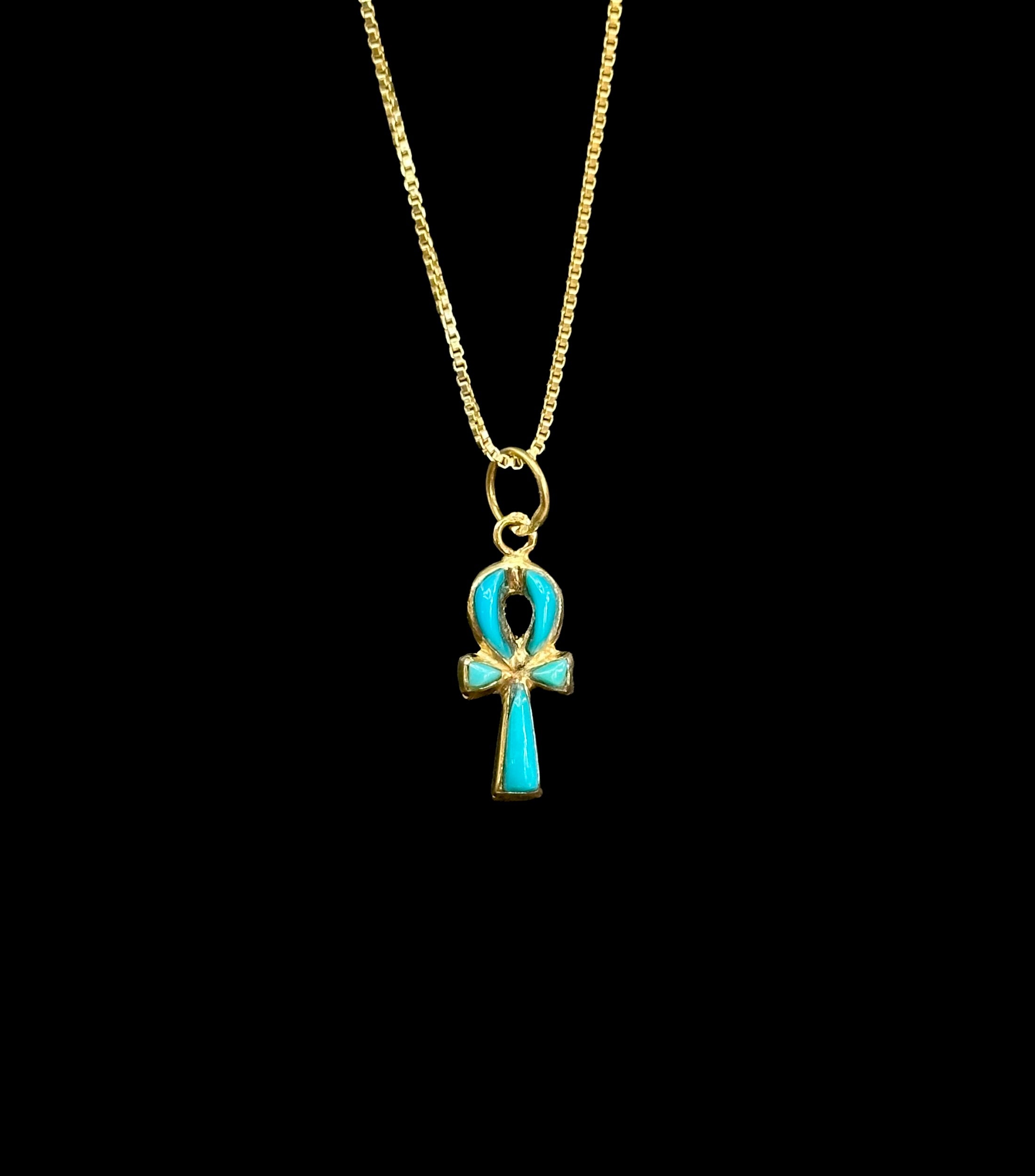 18k Gold Ankh Pendant