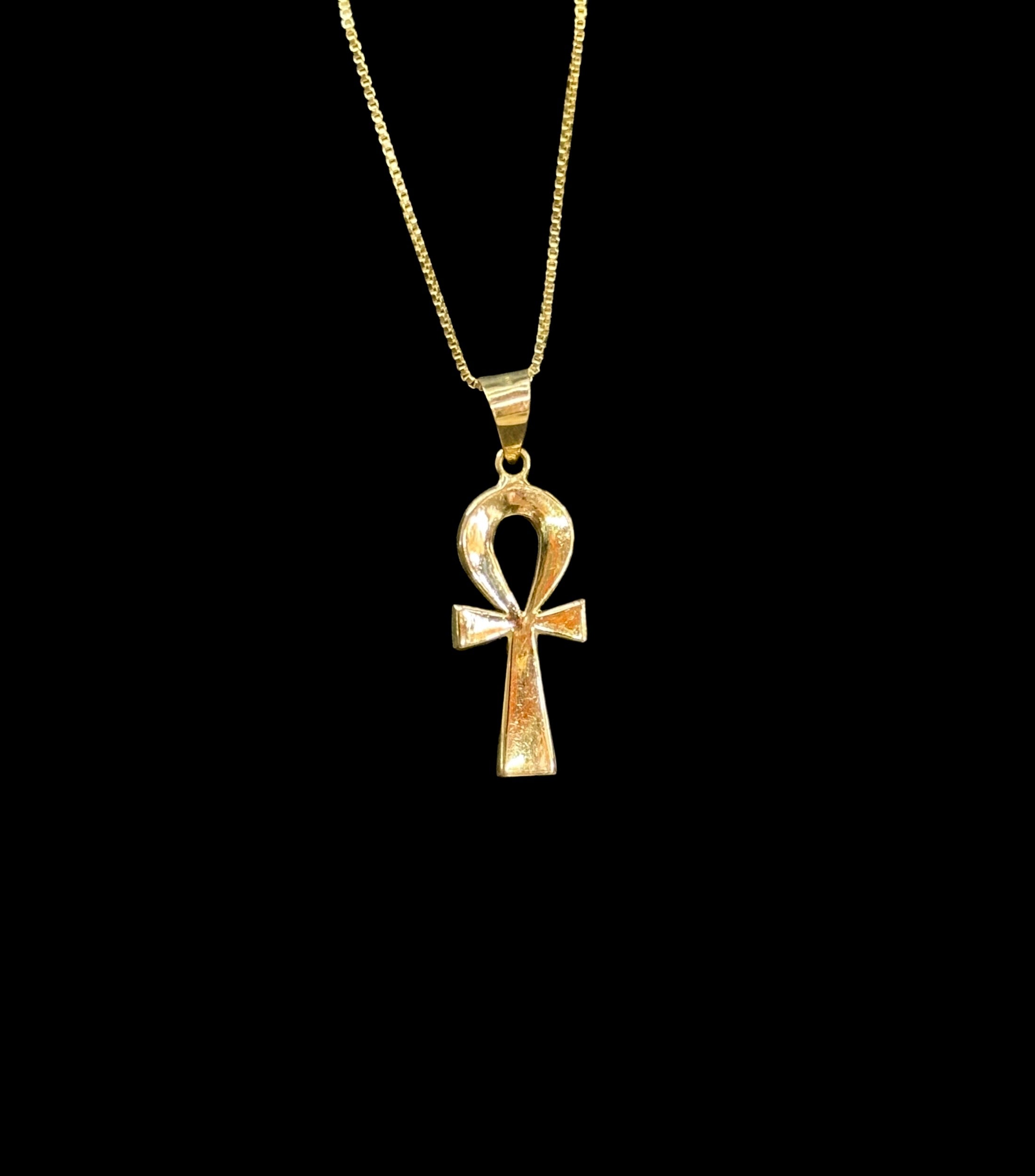 18k Gold Ankh Pendant