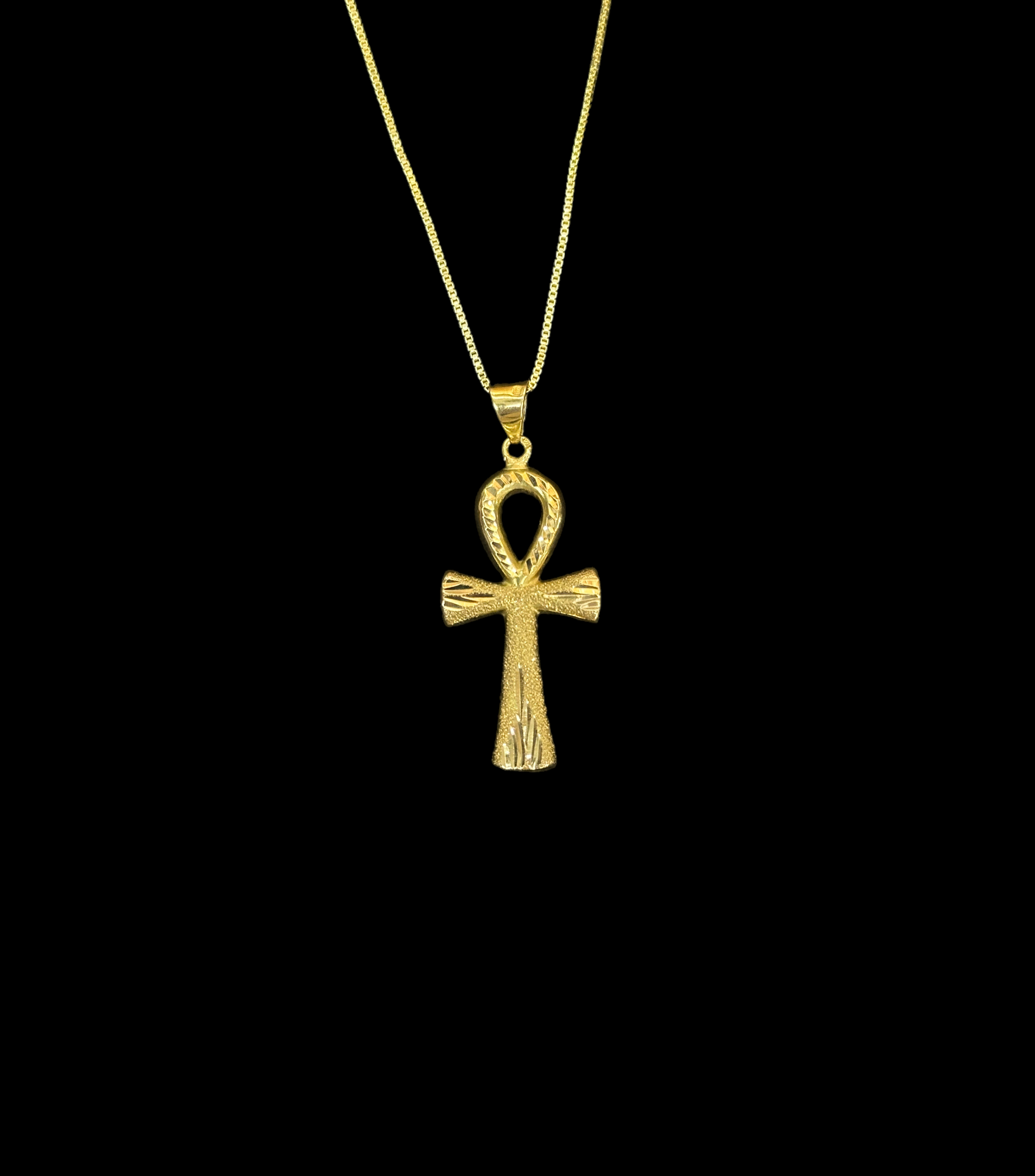 18k Gold Ankh Pendant