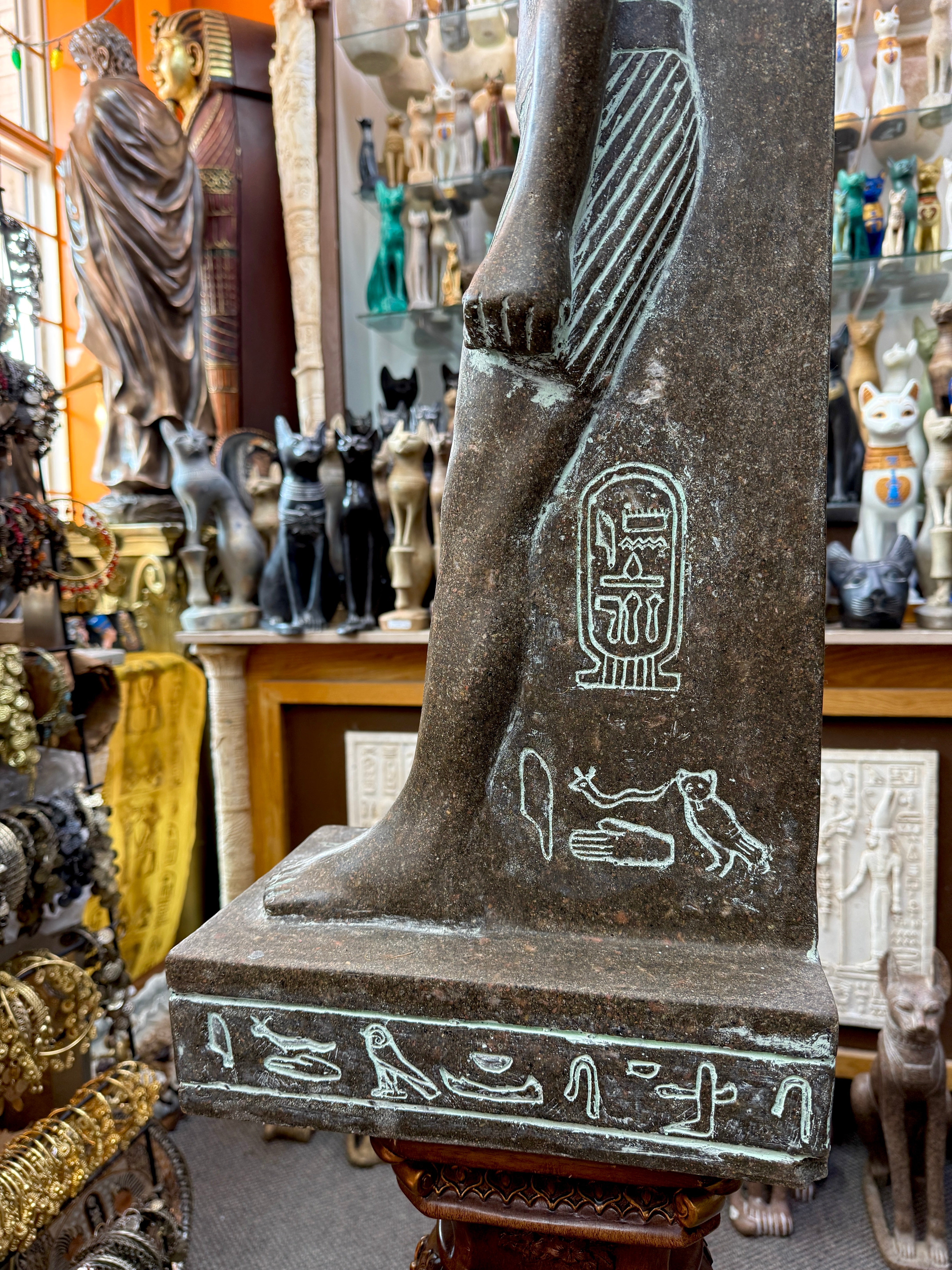 Monumental Hand-Carved Thutmose III Stone Statue – 80 cm