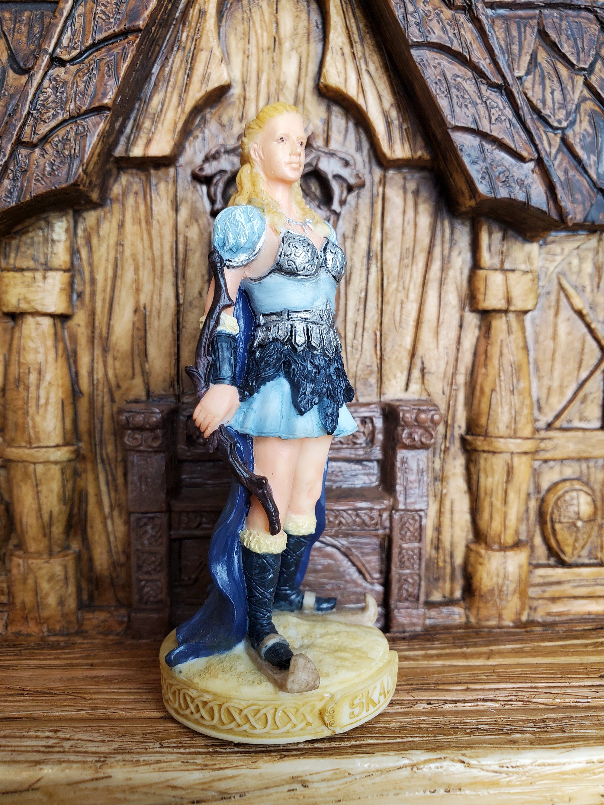 Skadi Mini Statue