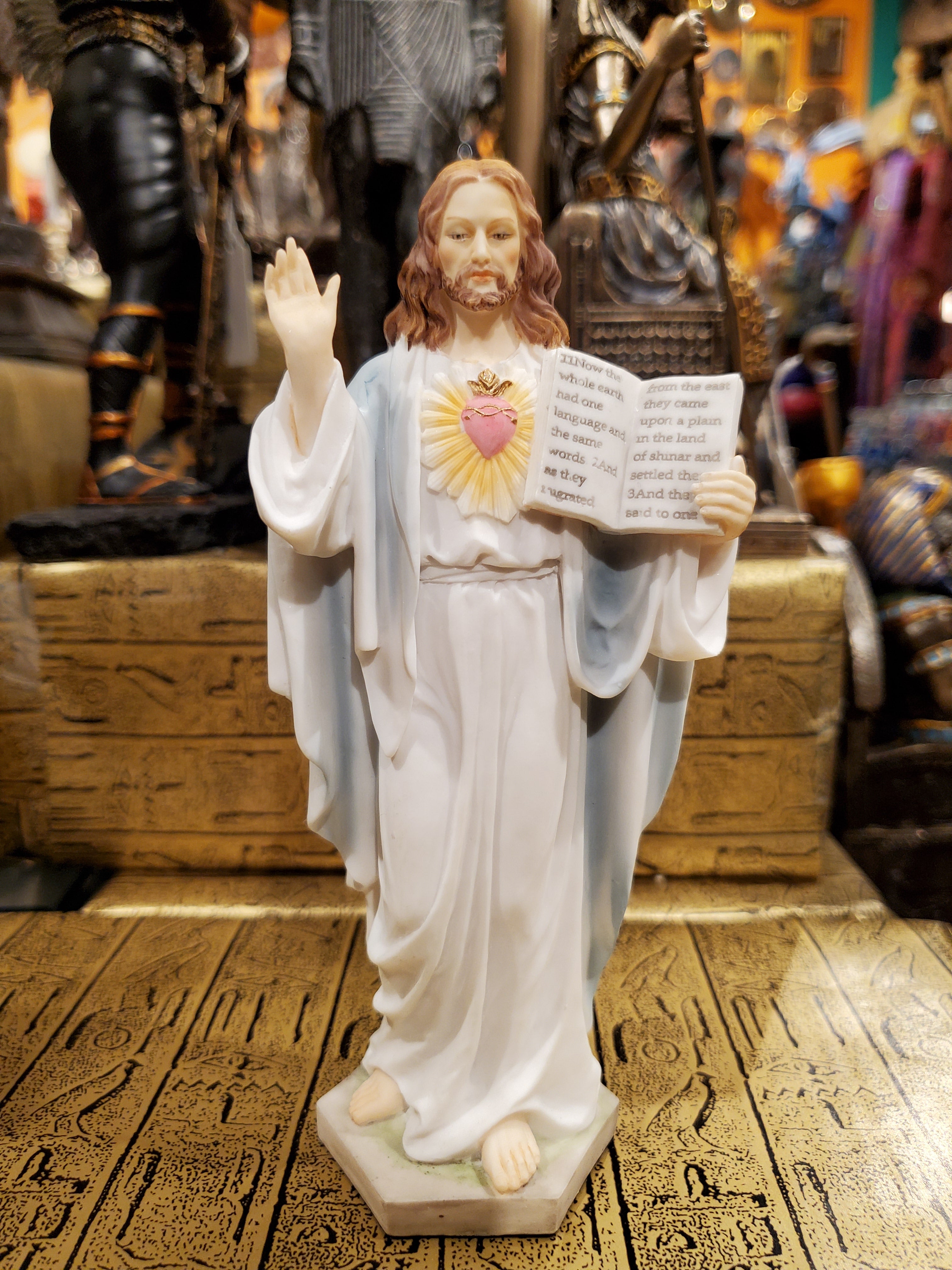 Sacred Heart of Jesus Christ Statue