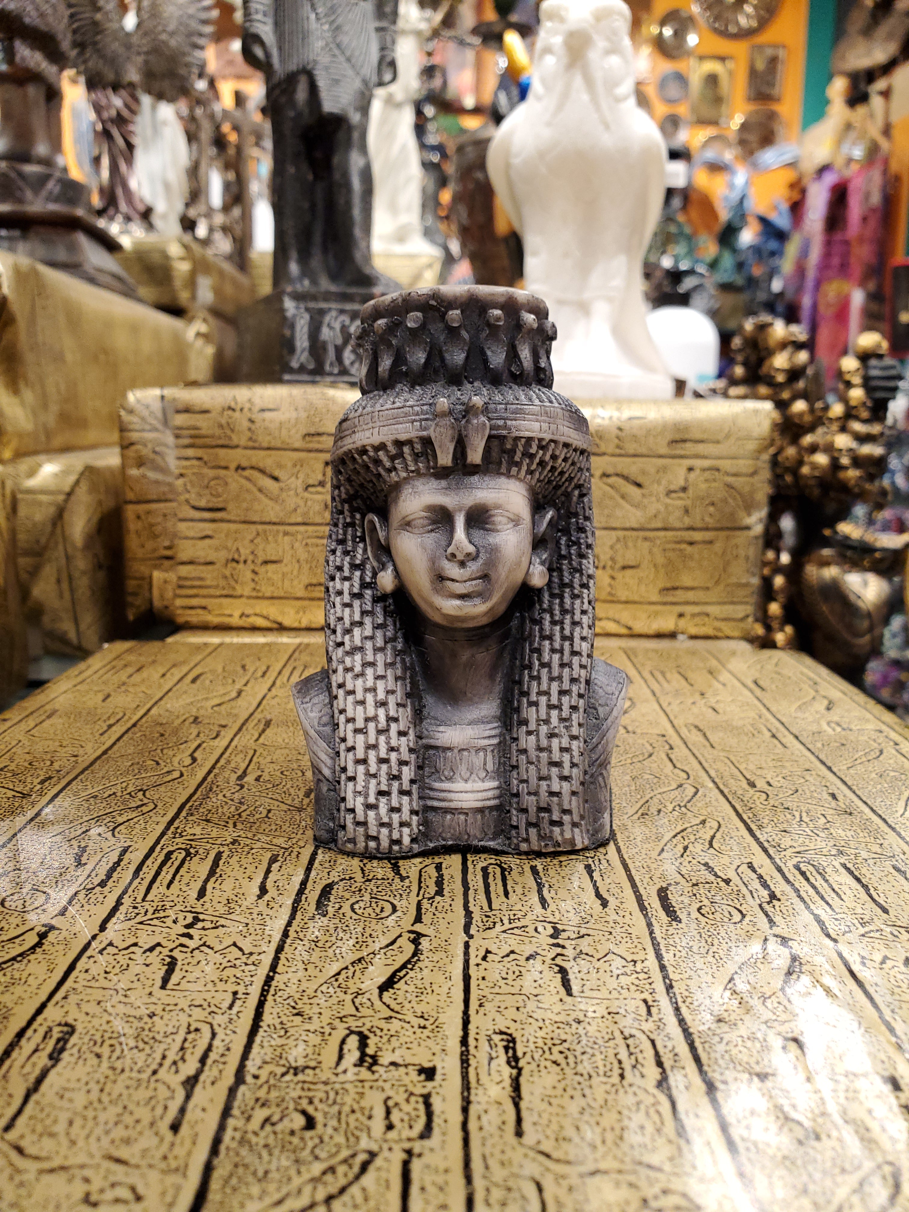 Egyptian Queen Statue - Made in Egypt