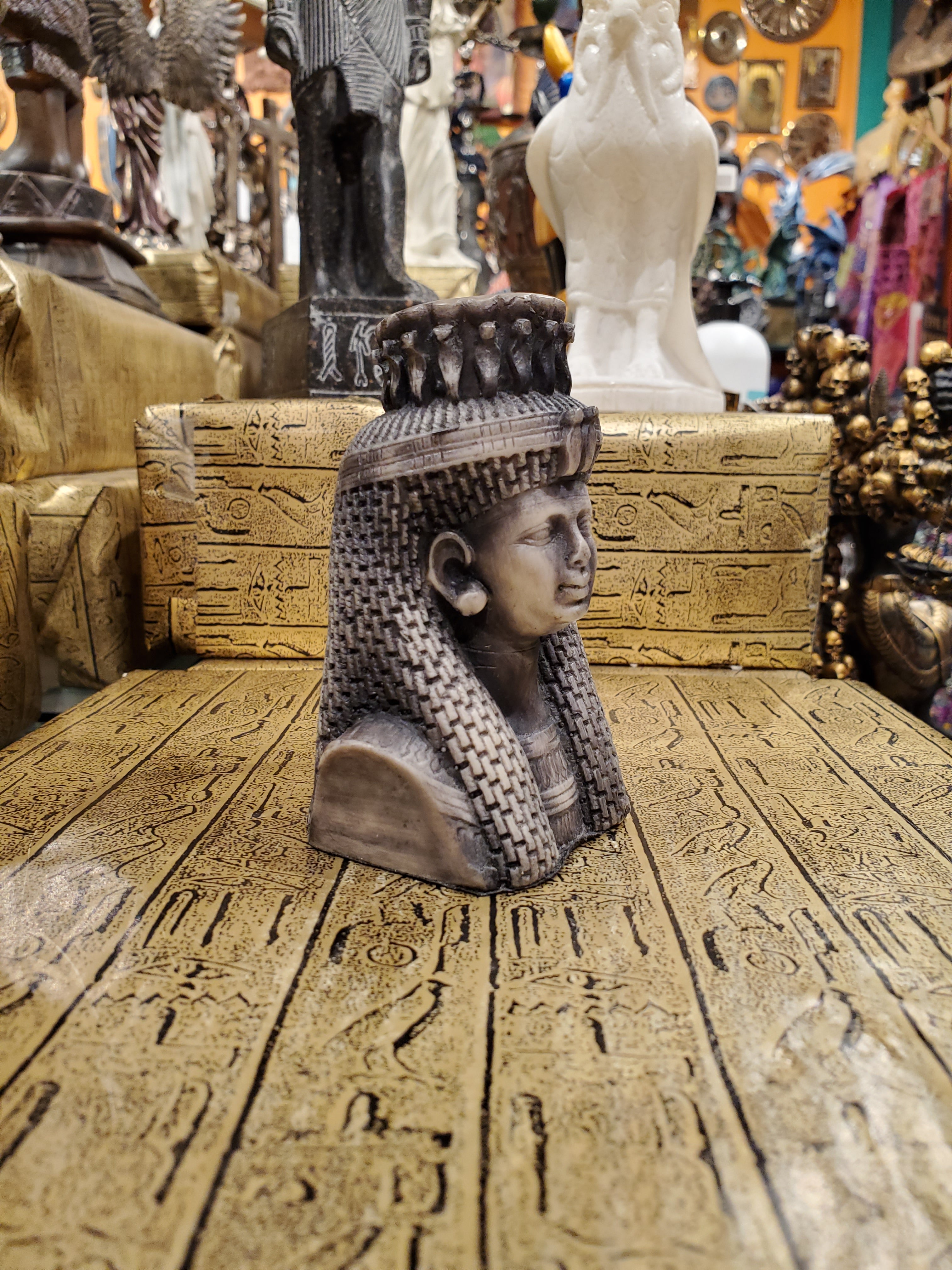 Egyptian Queen Statue - Made in Egypt