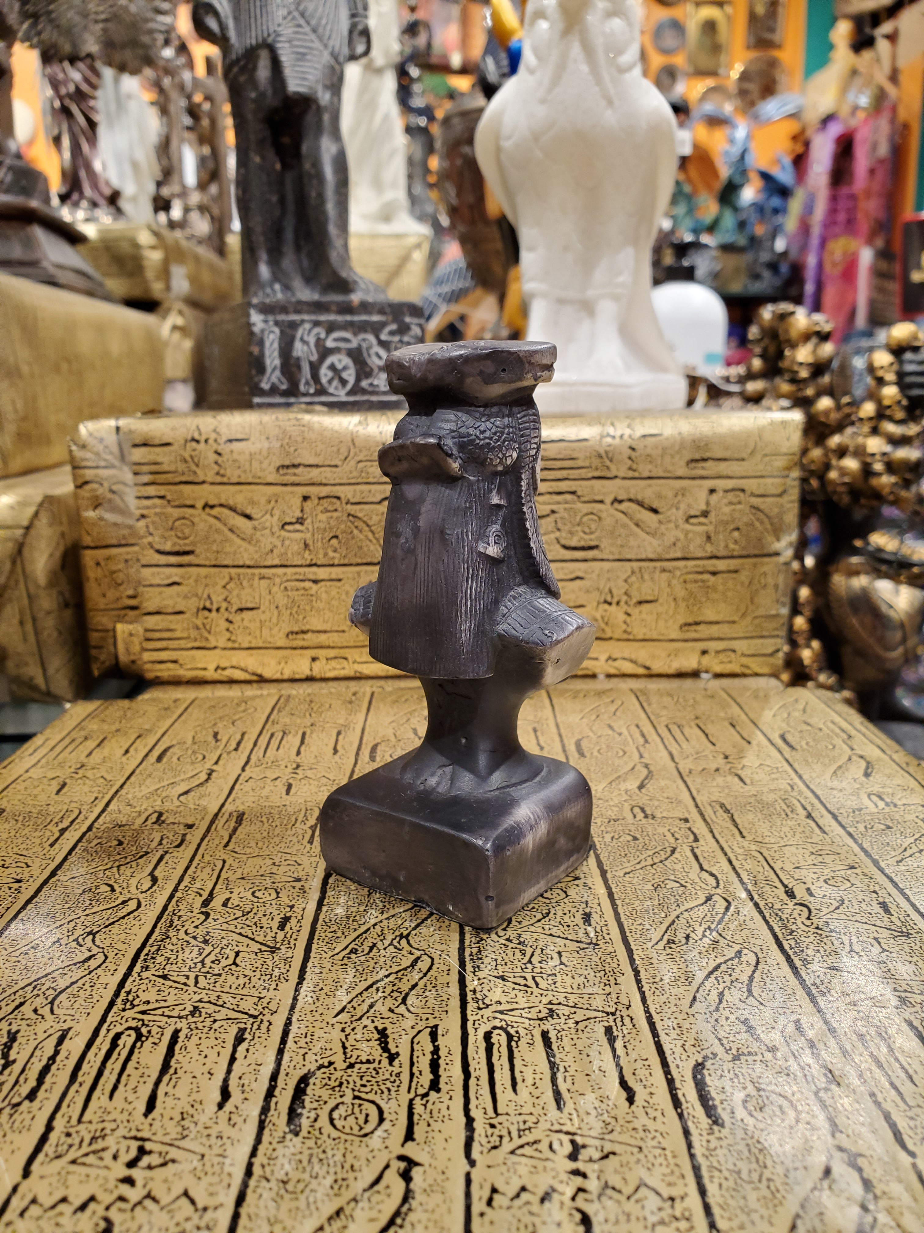 Egyptian Queen Statue - Made in Egypt