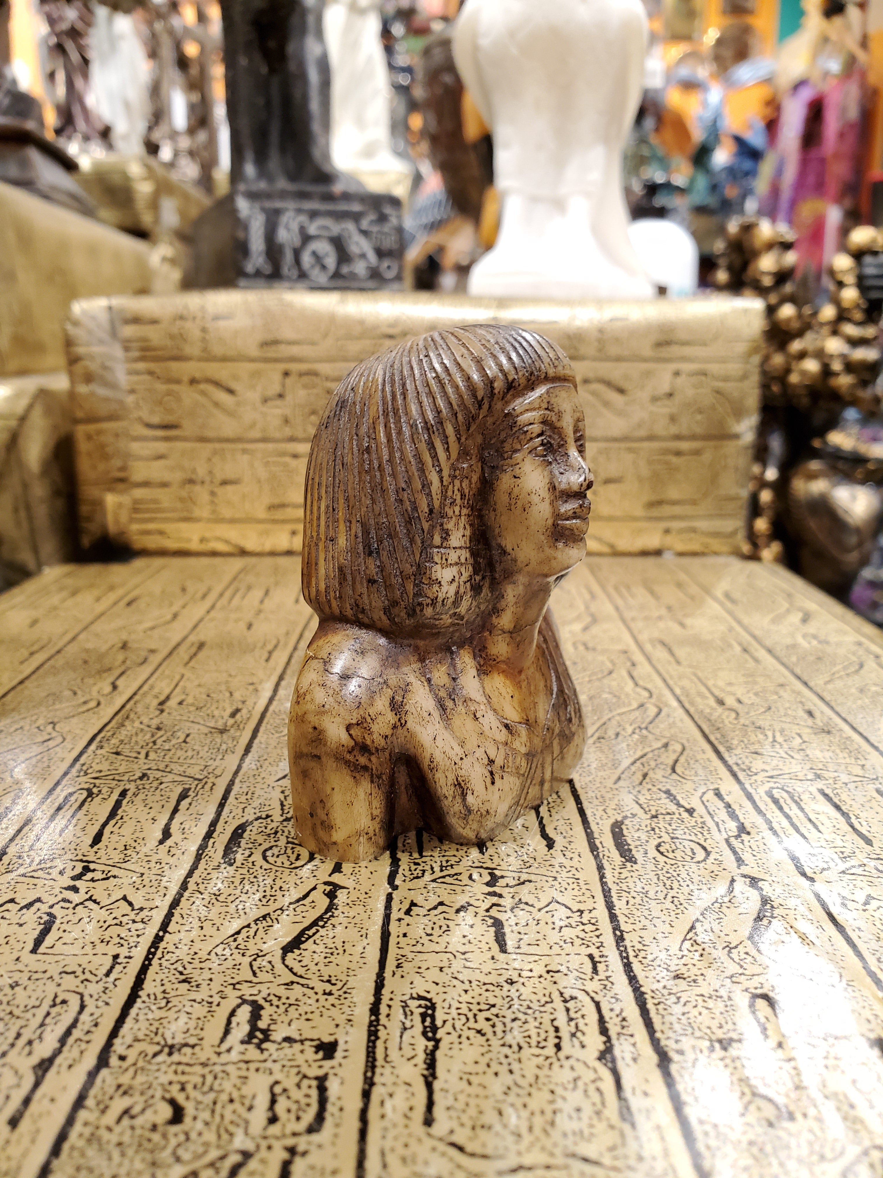 Egyptian Queen Statue - Made in Egypt