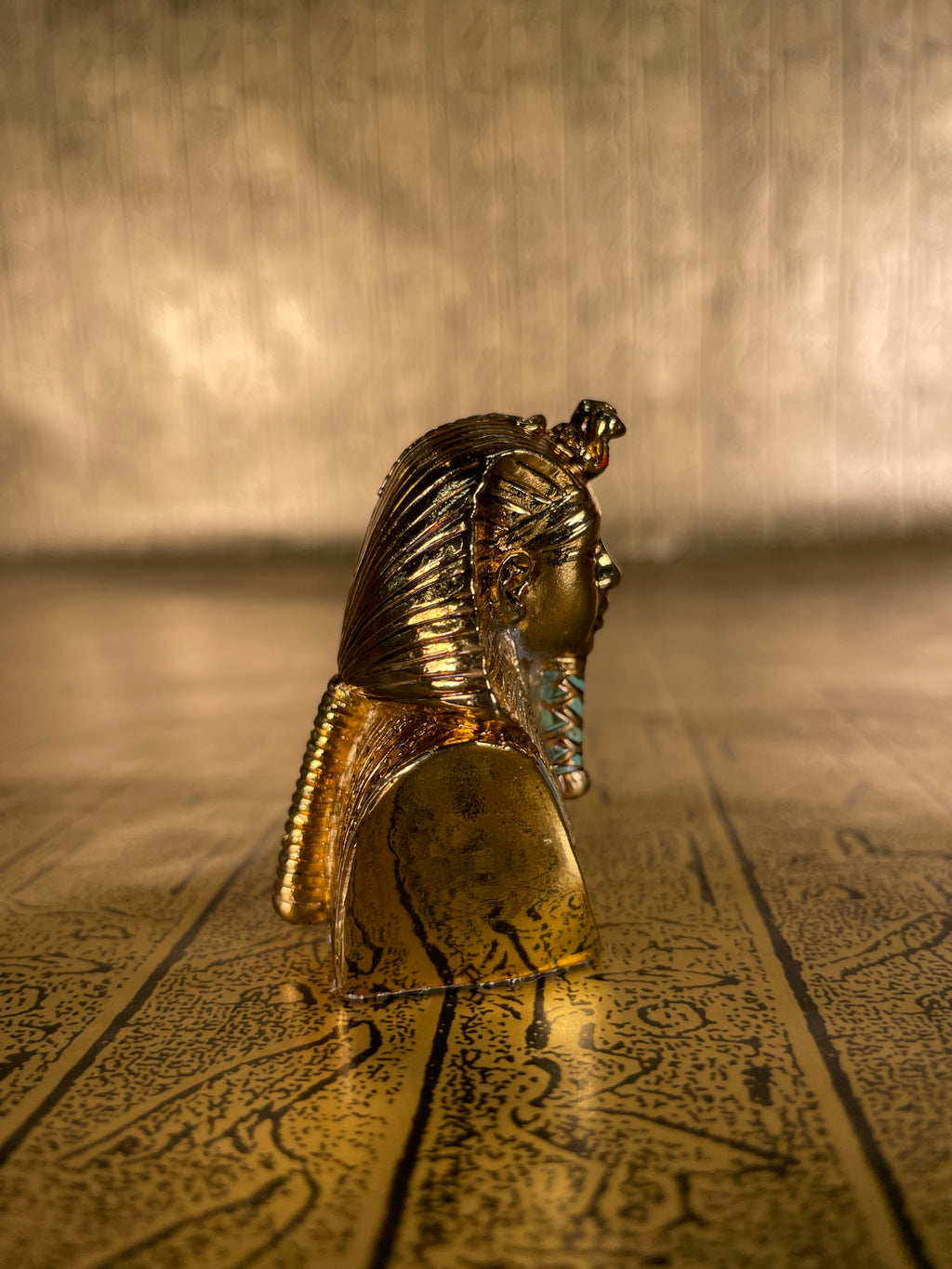 Gold Tutankamun Mini Statue