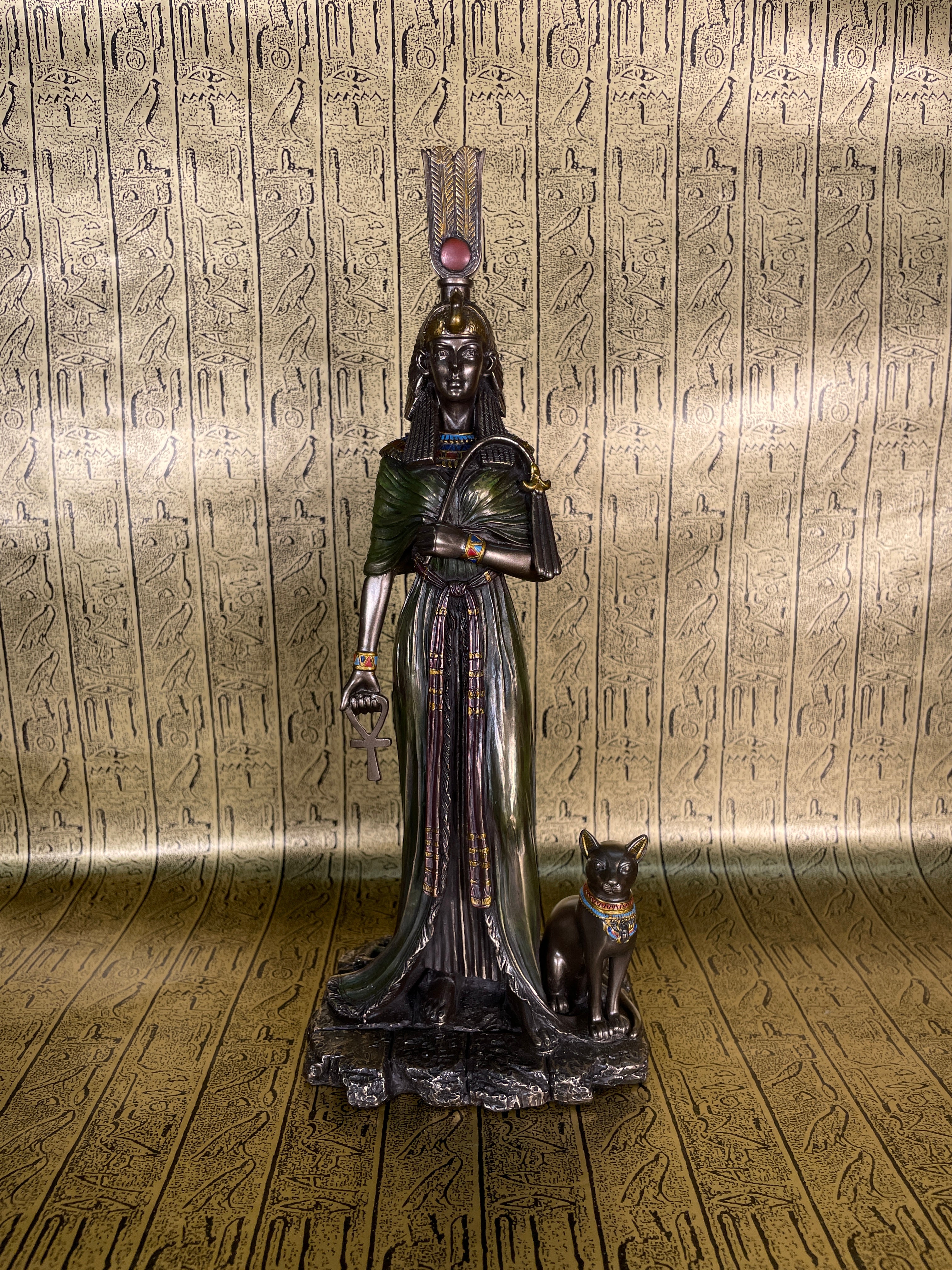 Queen Nefertari with Goddess Bastet Statue