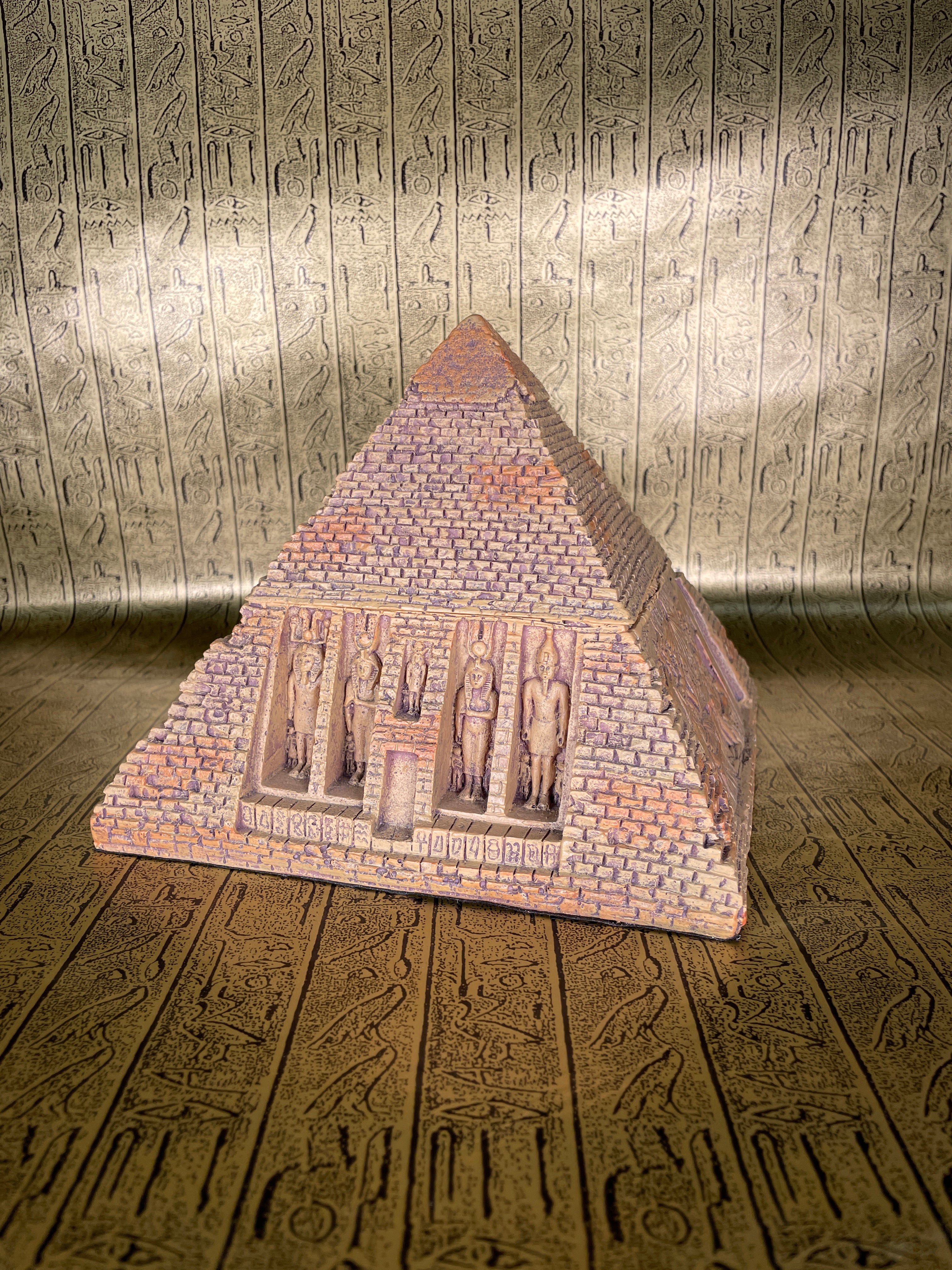 Pyramid Box